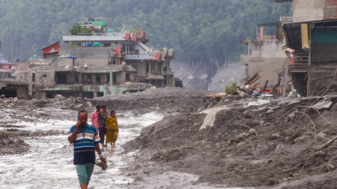 Nepal’deki selde hayatını kaybedenlerin sayısı 794’e yükseldi