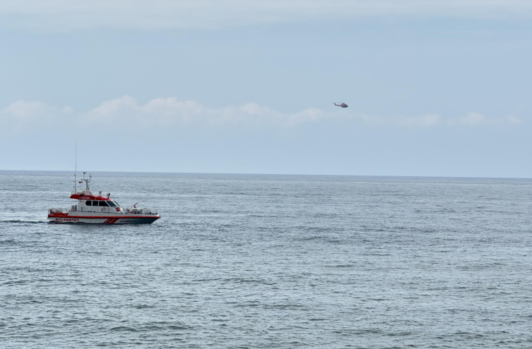 Rize’de denizde kaybolan çocuğu arama çalışmaları sürüyor