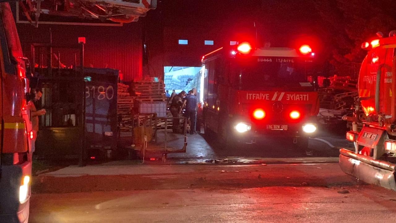 Bursa’da fabrikada çıkan yangın söndürüldü