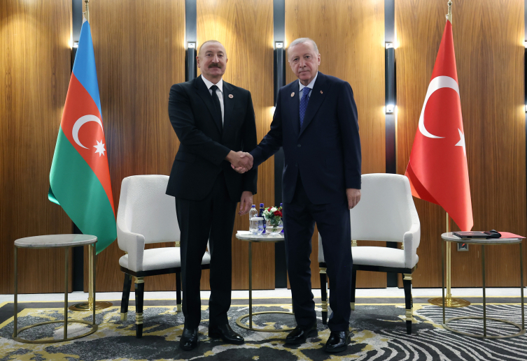 Cumhurbaşkanı Erdoğan’dan Kırgızistan’da diplomasi trafiği