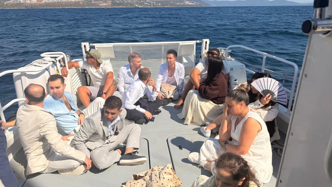 Kaçış rotasında ‘şık’ taktik: 12 düzensiz göçmen yakalandı