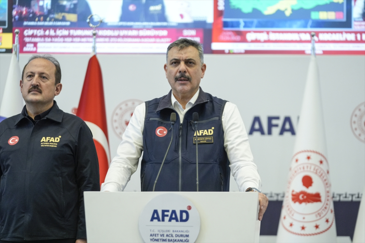 Bakan Çiftçi: Mahsur kalan 3 bin 55 kişi kurtarıldı