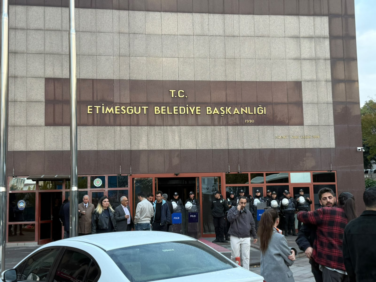 Etimesgut Belediyesi’ne yolsuzluk soruşturması: 25 gözaltı