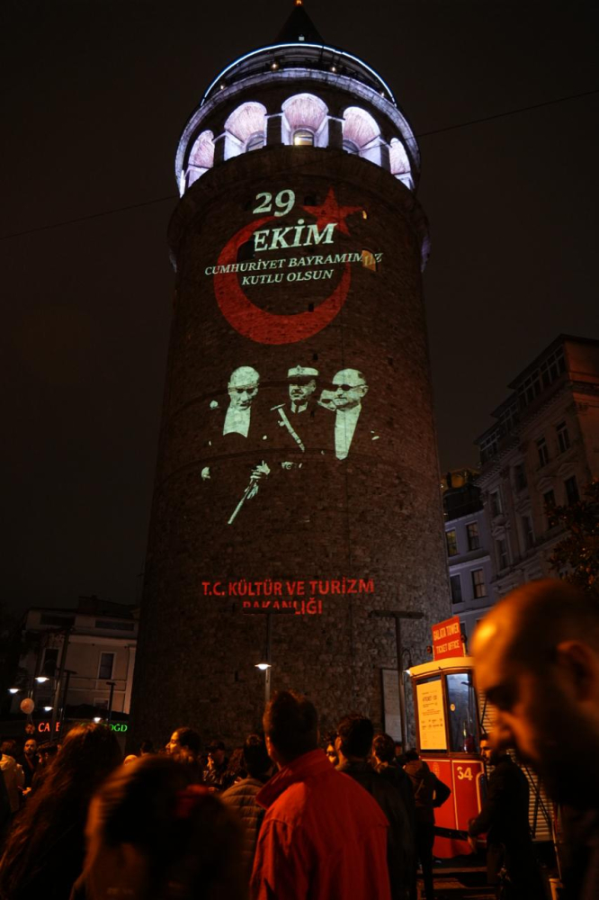 Galata Kulesi’nde 29 Ekim’e özel Atatürk gösterisi
