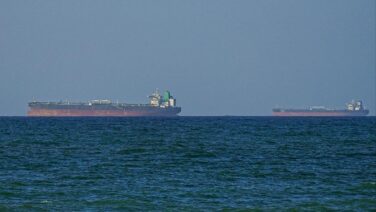 İngiltere Deniz Ticaret Operasyonları: Hürmüz Boğazı’nda bir gemide yangın çıktı
