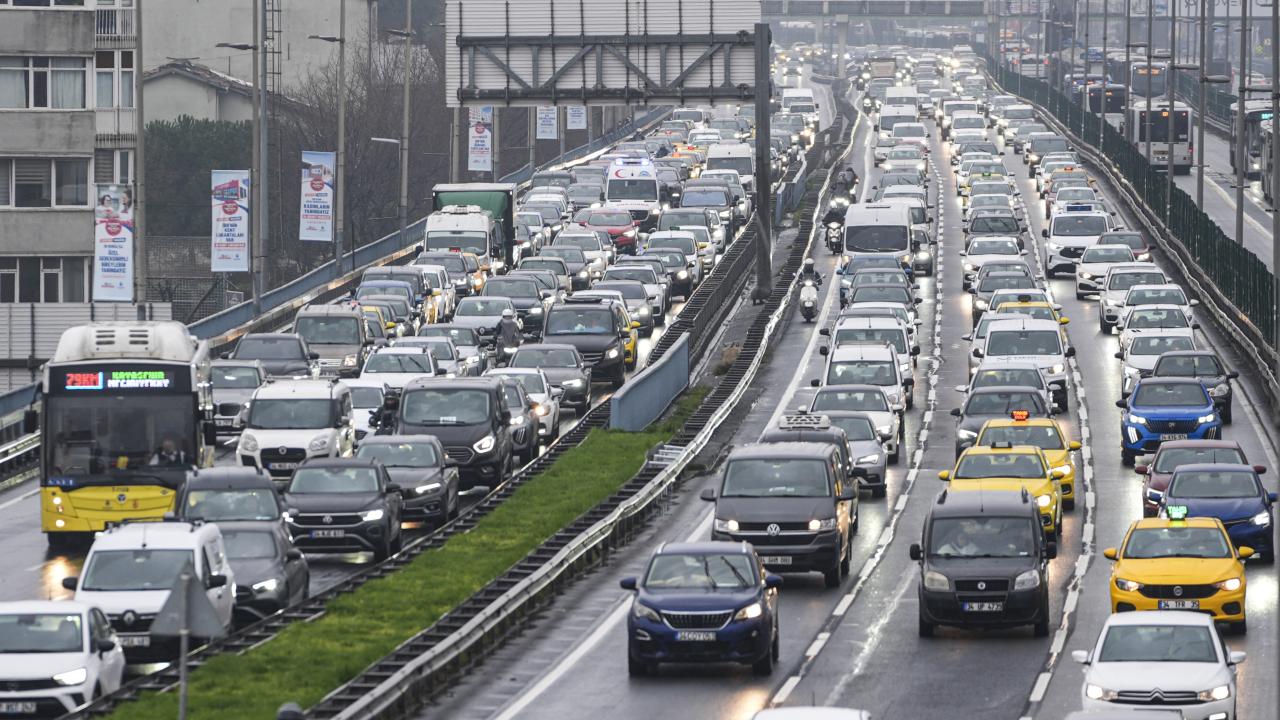 İstanbul’da bazı yollar yarın trafiğe kapatılacak