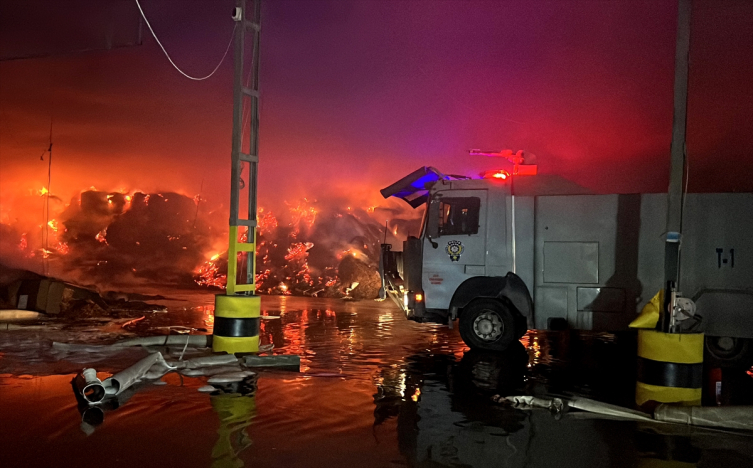 Mersin’de tütün deposunda yangın