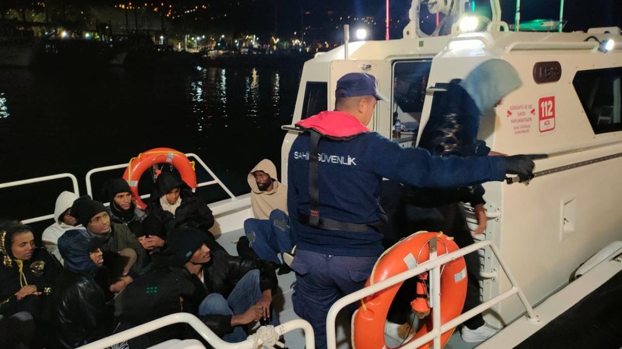 Muğla açıklarında 36 düzensiz göçmen kurtarıldı