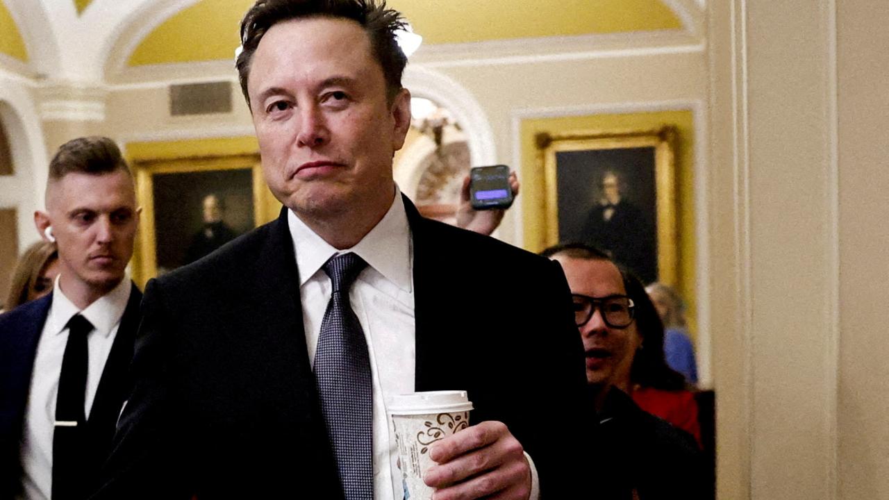 Musk, gelecekte yapay zekanın kendi kendini kontrol edeceğini söyledi