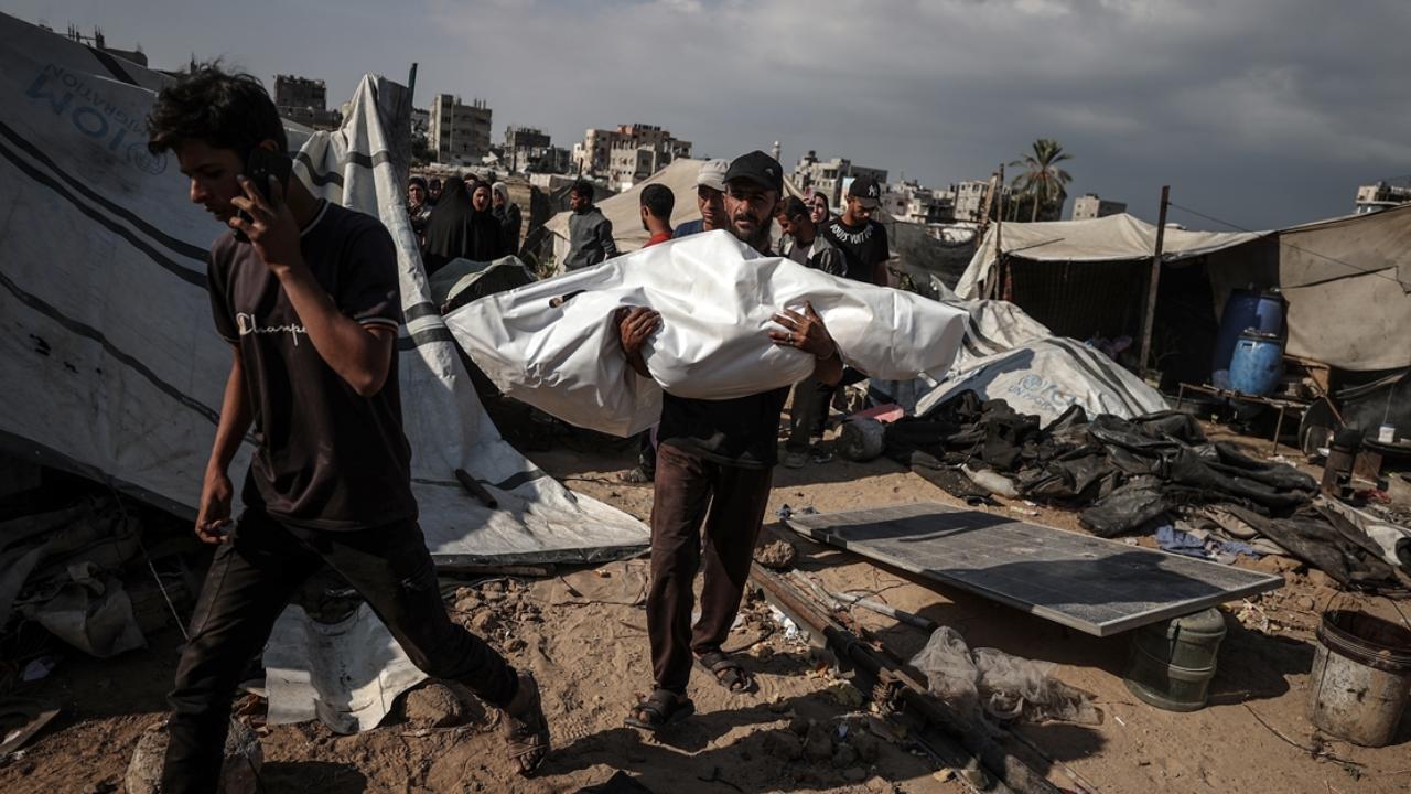 Soykırımcı İsrail’in Gazze’ye saldırılarında 2’si çocuk 5 kişi hayatını kaybetti